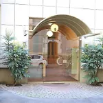 Comfortable, Very Well Located Between Train Station And Lake!