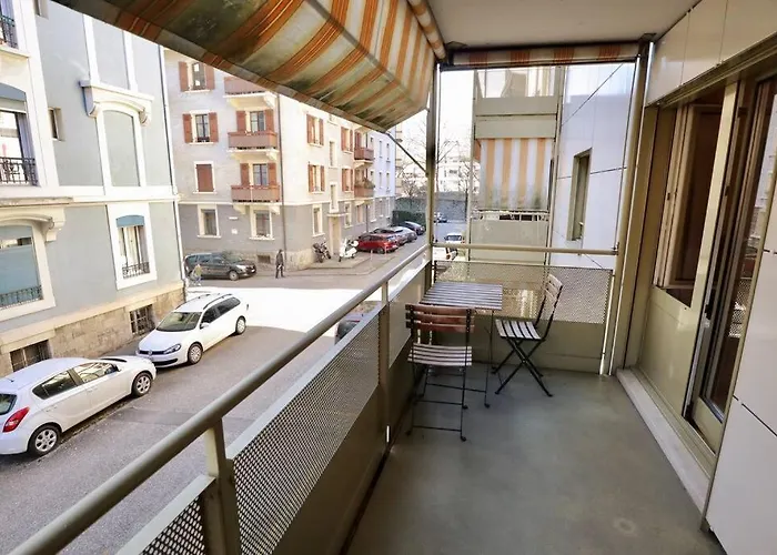 Comfortable, Very Well Located Between Train Station And Lake!