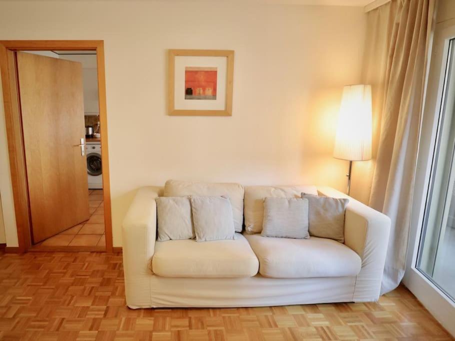 Comfortable, Very Well Located Between Train Station And Lake! Apartamento Lausana