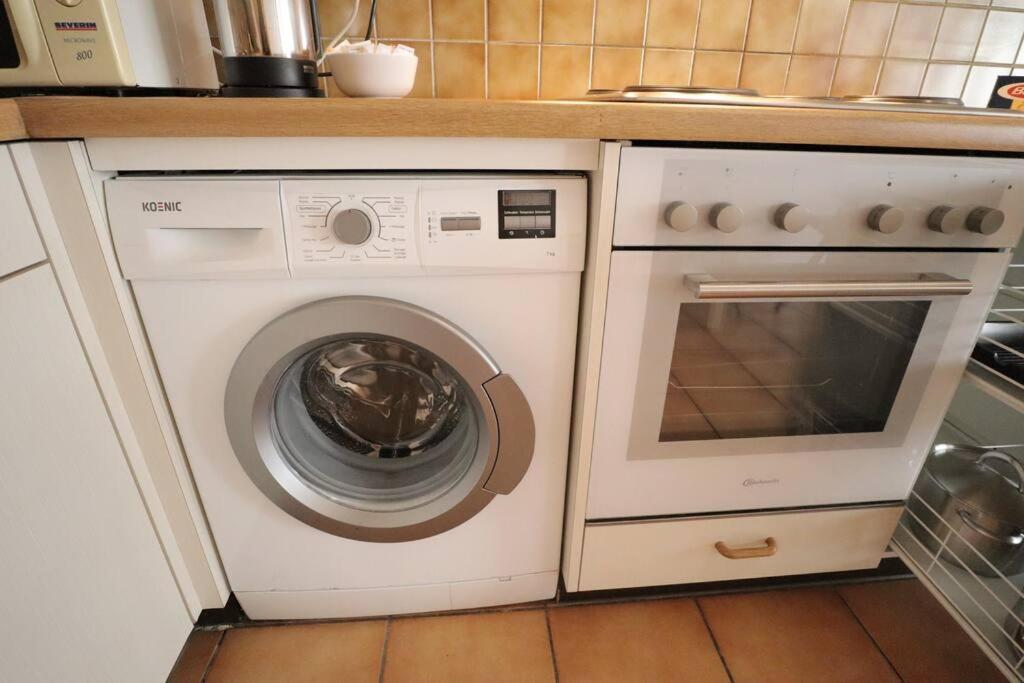 Comfortable, Very Well Located Between Train Station And Lake! *
